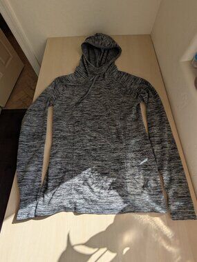 Title: Black Diamond Women’s Hoodie Gray Thumb Holes Lightweight